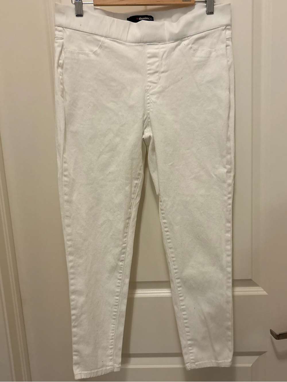 Denim 24/7 White Skinny Pants